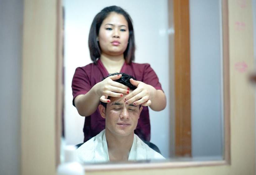 Fabhotel Prime Stalin Pleasant Park Nr Mgr Memorial & Anna Memorial