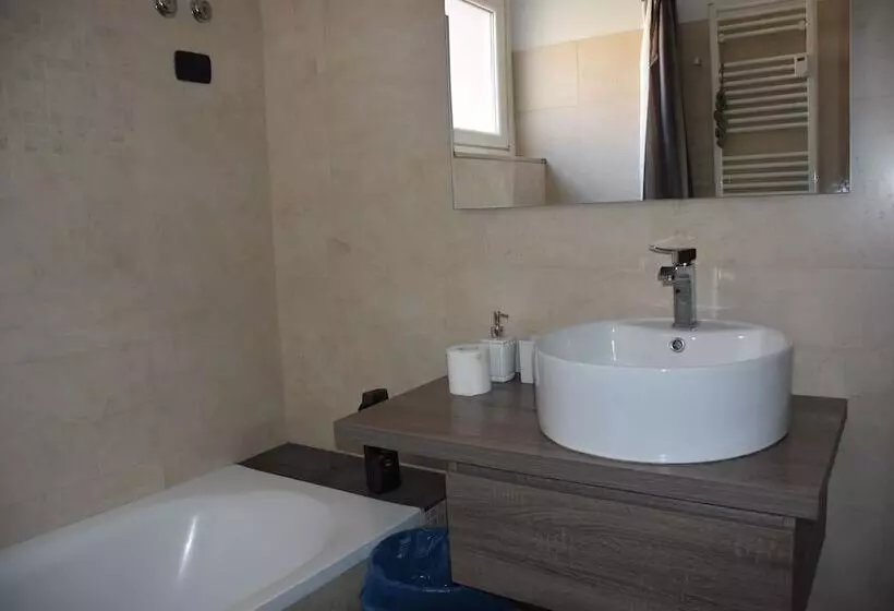 ホテル Stasera A Casa Da M.e.