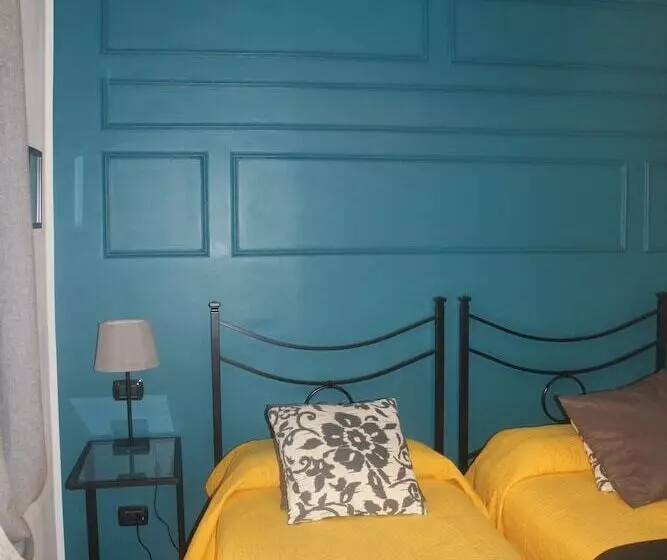 ホテル Stasera A Casa Da M.e.