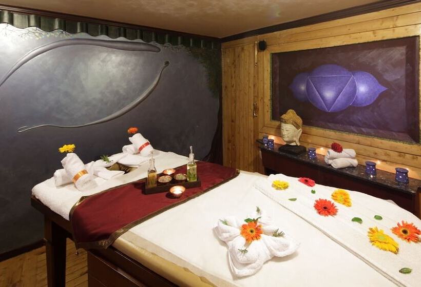 Manuallaya The Resort & Spa