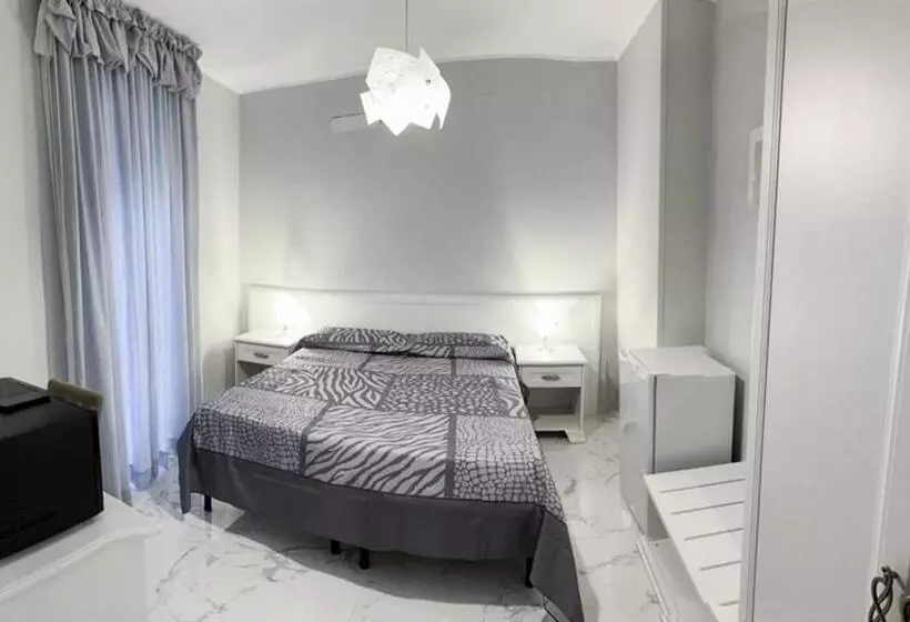 ペンション Casa Regina Margherita, Possibilità Di Posteggio Moto E Bici