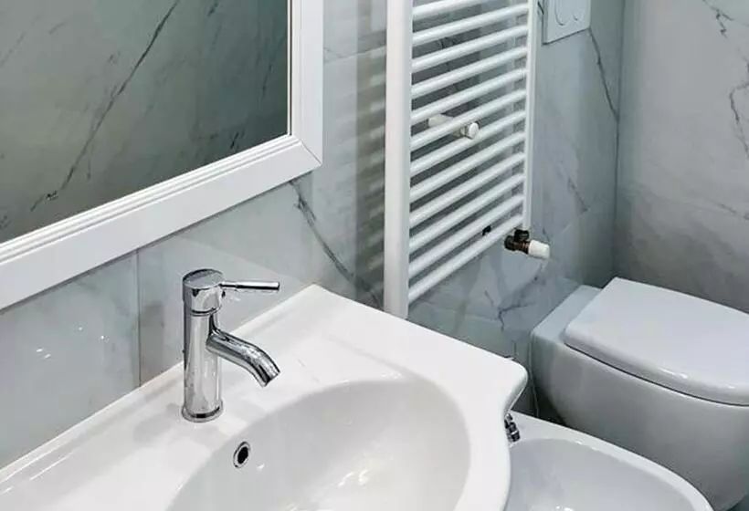 ペンション Casa Regina Margherita, Possibilità Di Posteggio Moto E Bici