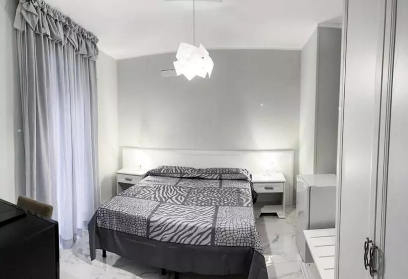 ペンション Casa Regina Margherita, Possibilità Di Posteggio Moto E Bici