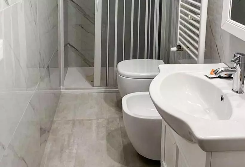 ペンション Casa Regina Margherita, Possibilità Di Posteggio Moto E Bici