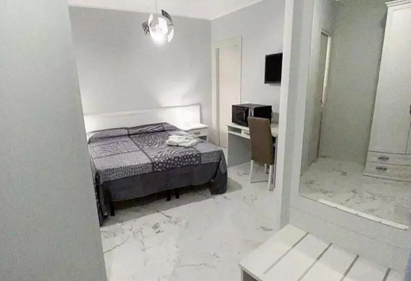 ペンション Casa Regina Margherita, Possibilità Di Posteggio Moto E Bici
