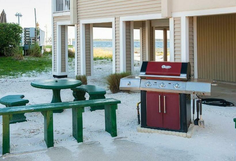 Soundside Holiday Beach Resort