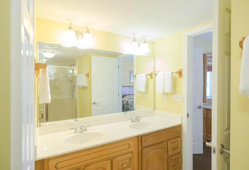 Soundside Holiday Beach Resort