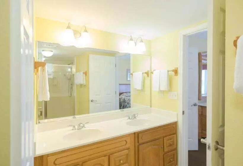 Soundside Holiday Beach Resort