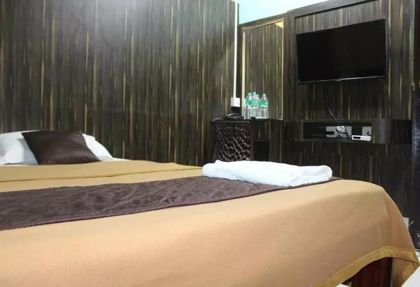 Hotelli Gsr Residency