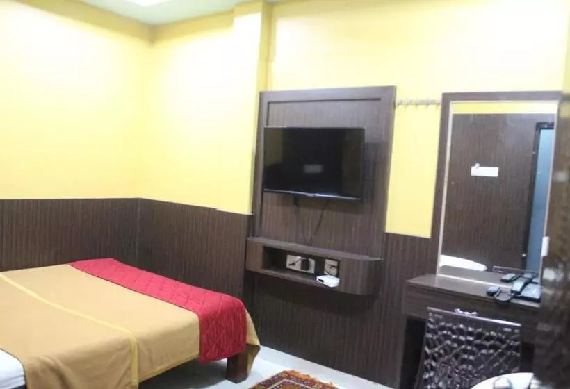 Hotelli Gsr Residency