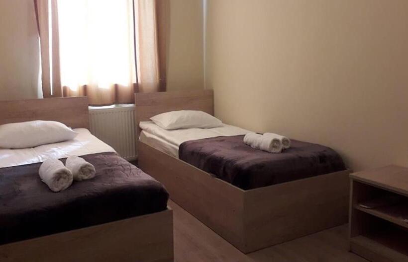 هتل Kazbegi Holiday