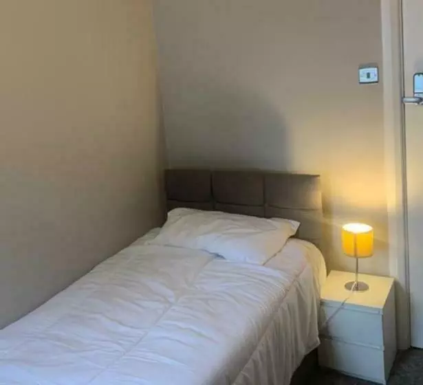 ペンション Beautiful Stylish House Near Town Centre