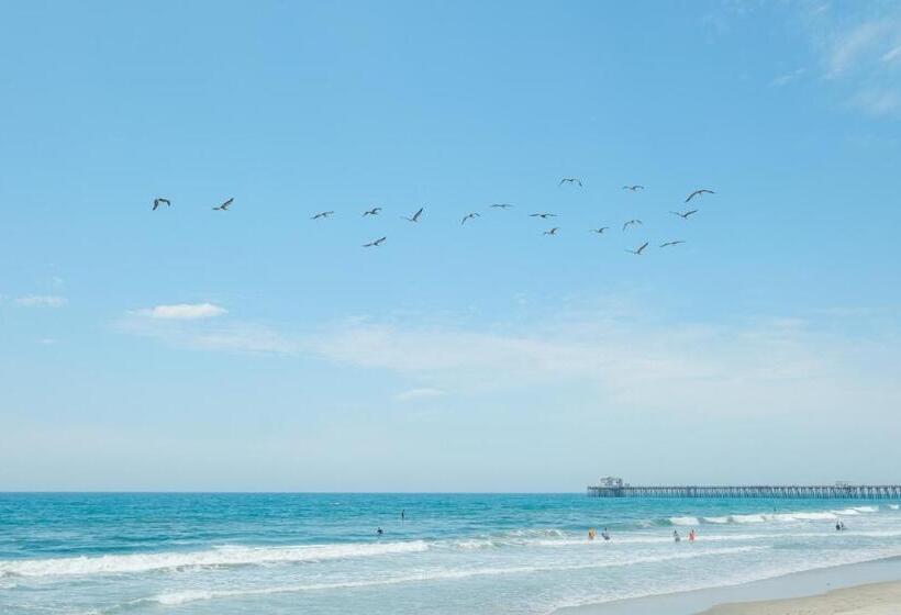 ホテル The Marbella