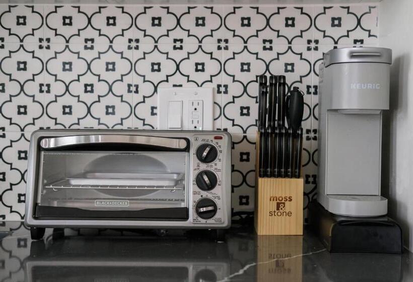 ホテル The Marbella