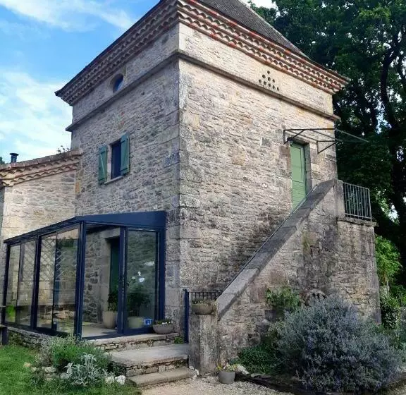 ベッドアンドブレックファースト La Tourelle 82