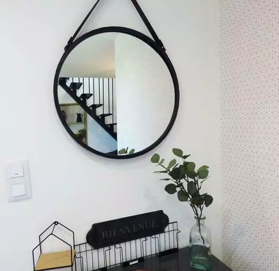 ベッドアンドブレックファースト La Tourelle 82