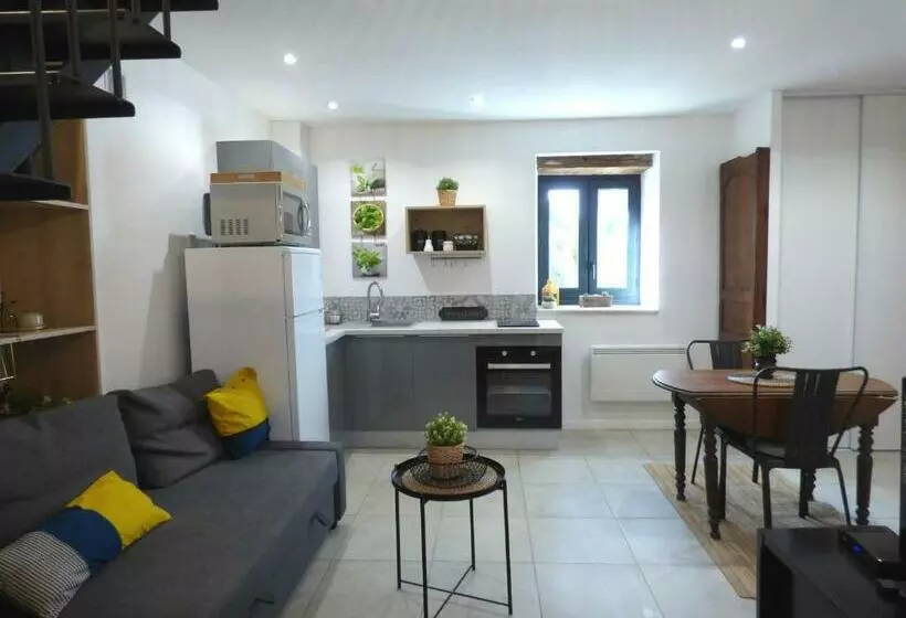 ベッドアンドブレックファースト La Tourelle 82