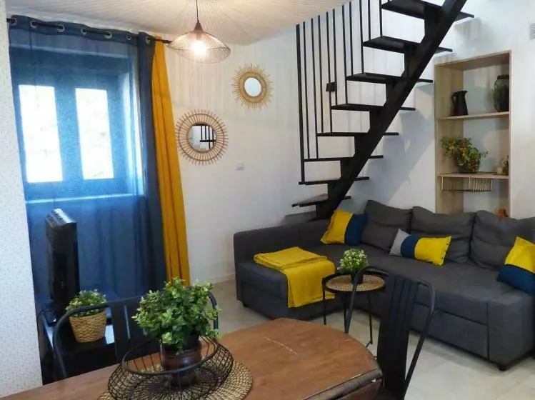 ベッドアンドブレックファースト La Tourelle 82