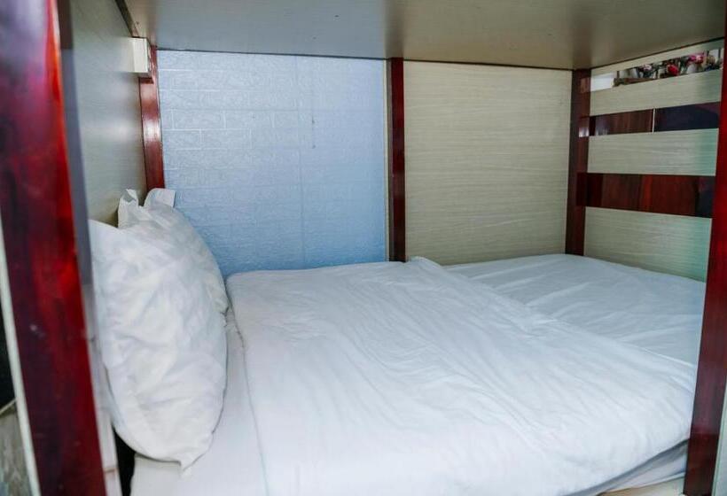 هتل Bụi Hostel   Bến Tàu Rạch Giá