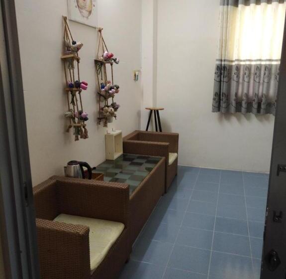 هتل Bụi Hostel   Bến Tàu Rạch Giá