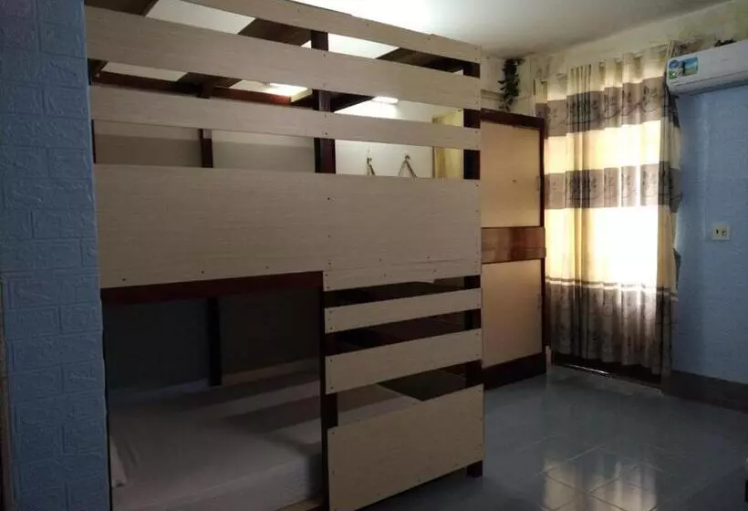 هتل Bụi Hostel   Bến Tàu Rạch Giá