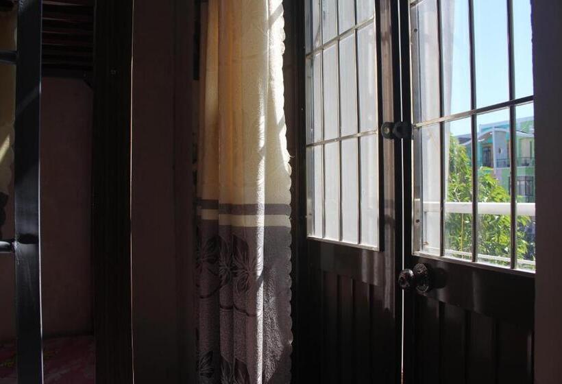 هتل Bụi Hostel   Bến Tàu Rạch Giá