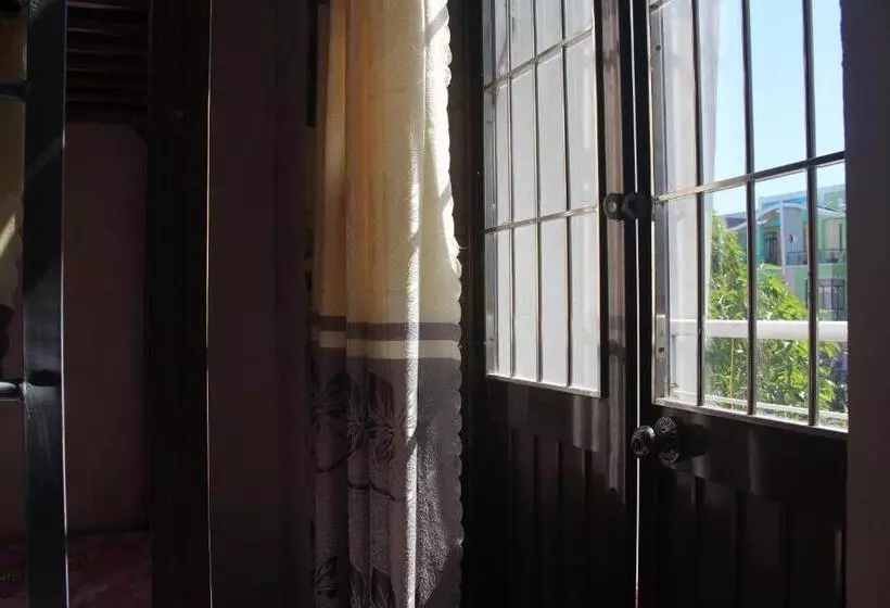 هتل Bụi Hostel   Bến Tàu Rạch Giá