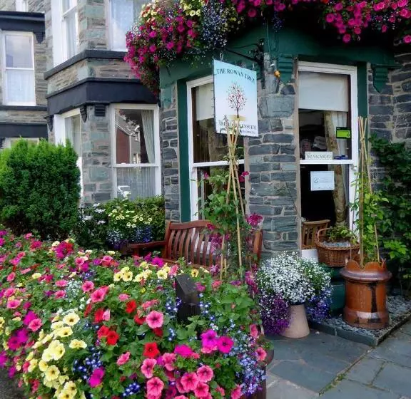 پانسیون Rowan Tree Guest House