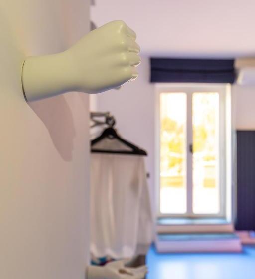 تختخواب و صبحانه Amana