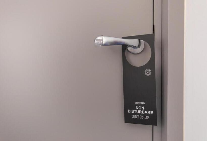 تختخواب و صبحانه Amana