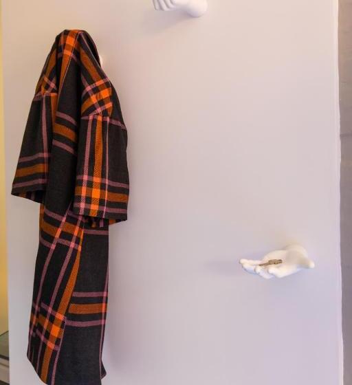 تختخواب و صبحانه Amana