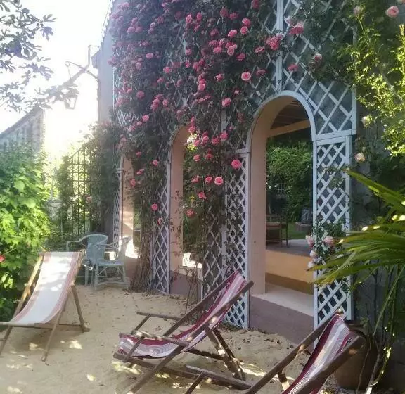 Aamiaismajoitus (B&B) Manoir De La Dube