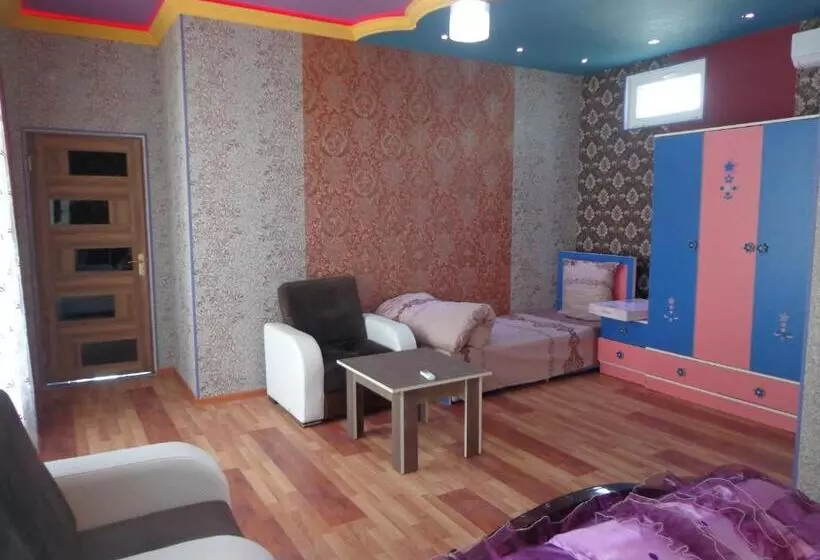 تختخواب و صبحانه Tubram S Ailəvi Qonaq Evi