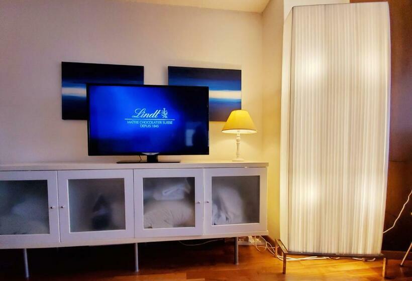 هاستل In The Heart Of Zurich Pedestrian Area Close To Central, Main Train Station And Riverside