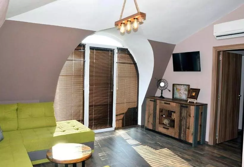 Majatalo Boutique Villa Amalia