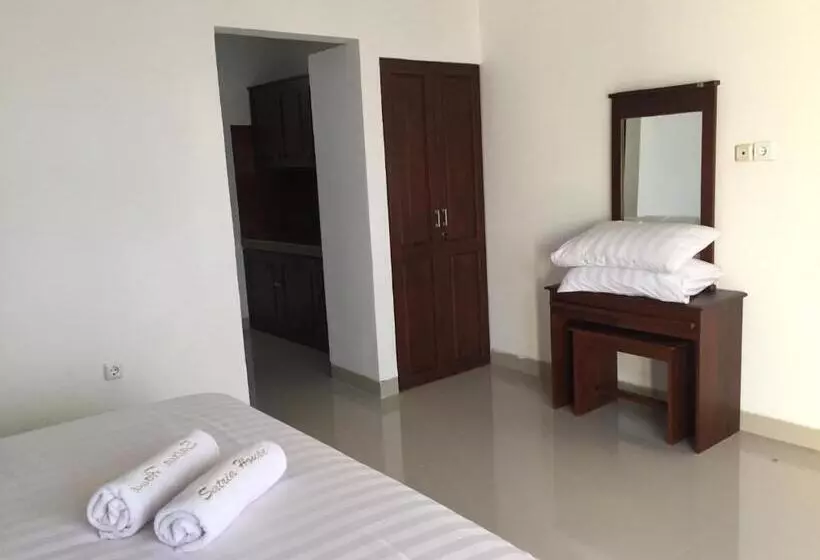 Majatalo Satria House Amed