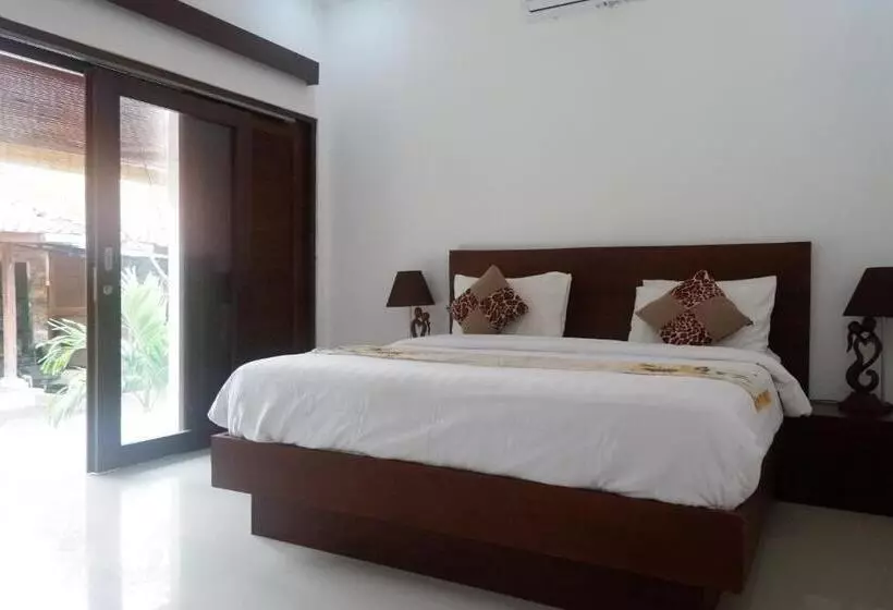 Majatalo Satria House Amed