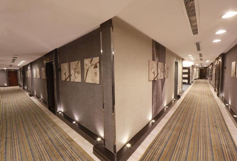 Отель Burj Al Saif