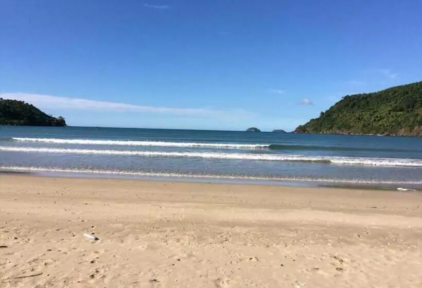 پانسیون Bucana Beachfront Guesthouse