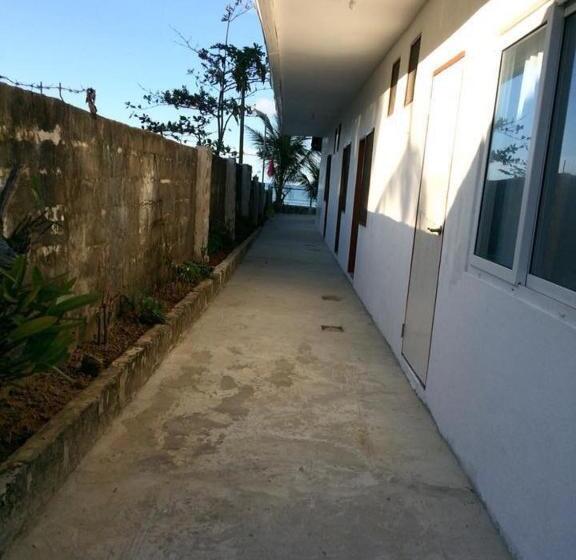 פנסיון Bucana Beachfront Guesthouse