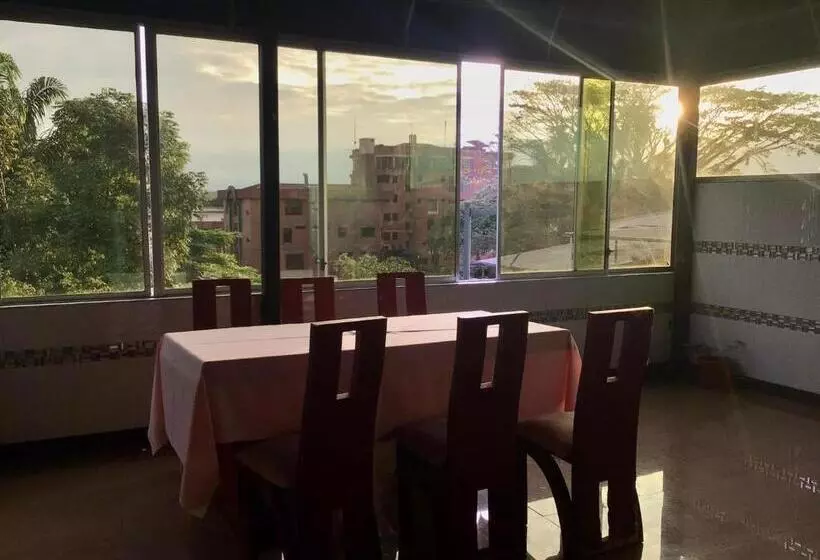 Majatalo Hostal R. Williams