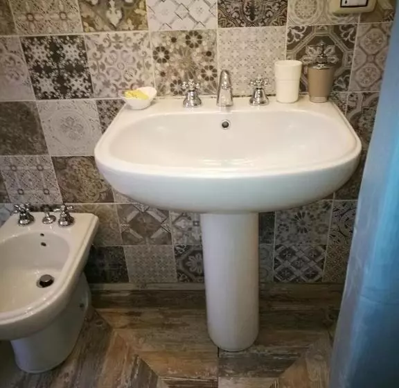 تختخواب و صبحانه Zabbara