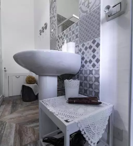 تختخواب و صبحانه Zabbara
