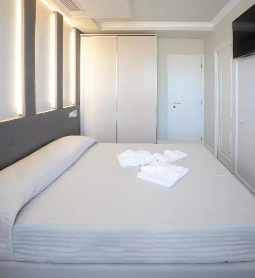 Opera Arte Suite Apartments