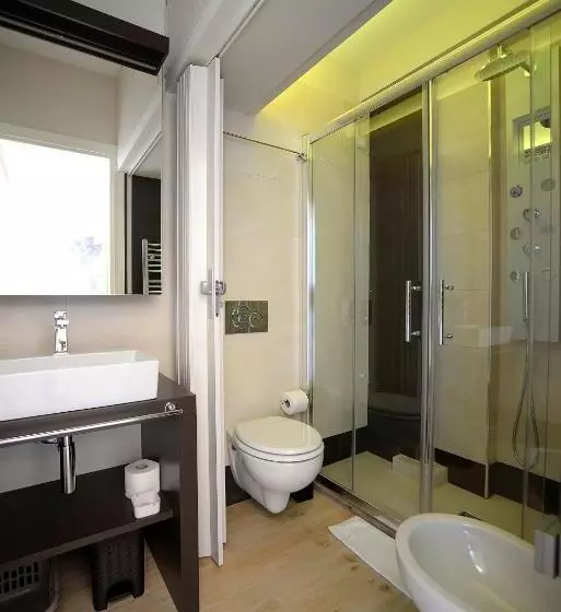 Opera Arte Suite Apartments