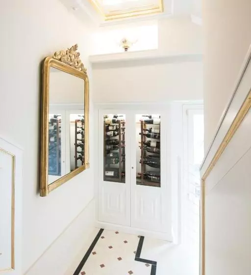 Opera Arte Suite Apartments