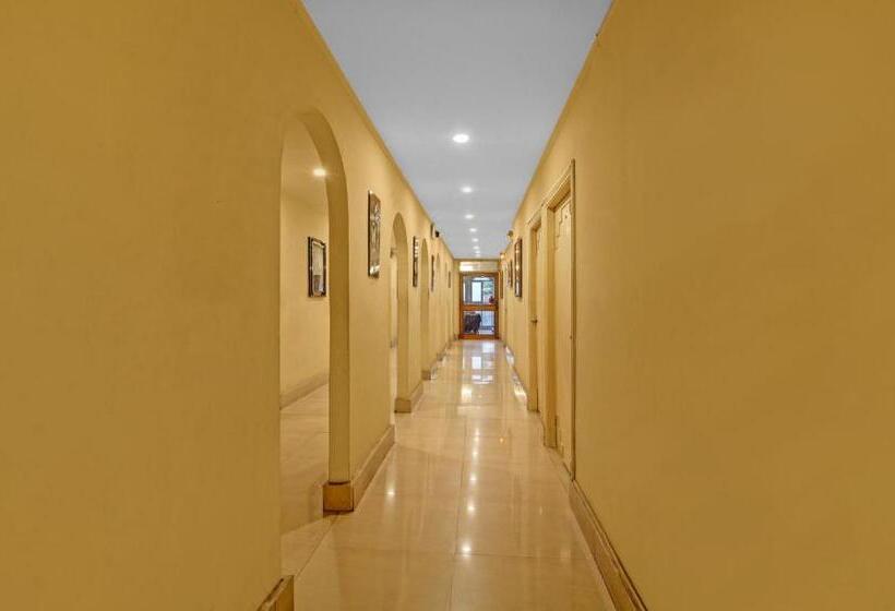 ペンション Treebo Mira Inn