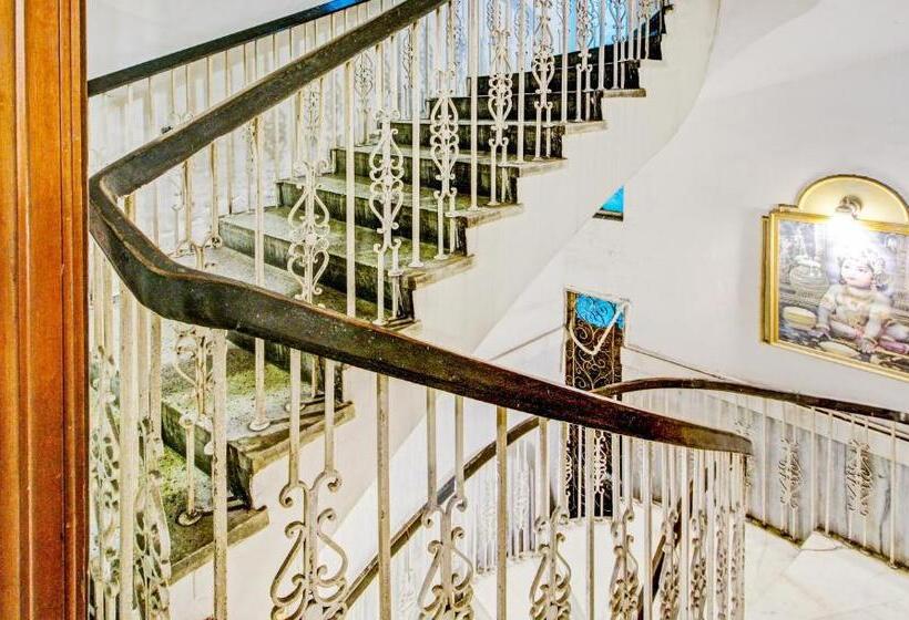 ペンション Treebo Mira Inn