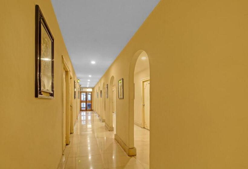 ペンション Treebo Mira Inn