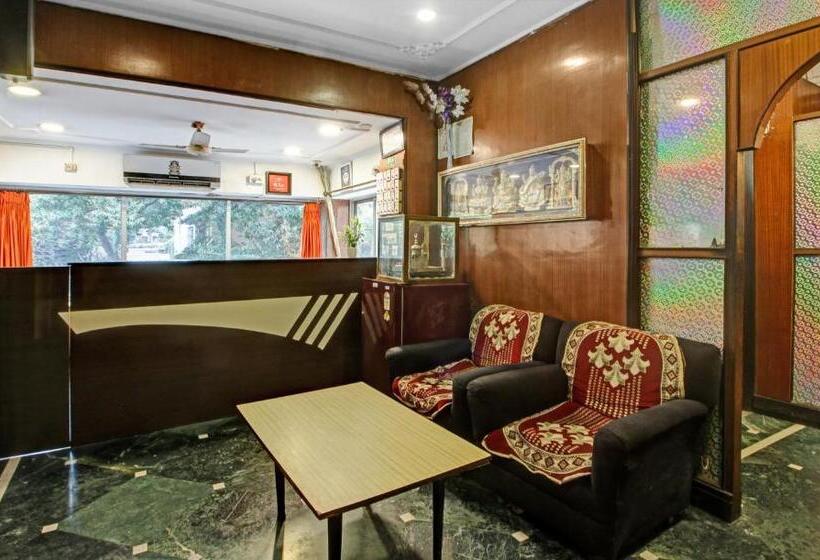 ペンション Treebo Mira Inn